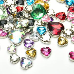14mm <span class=keywords><strong>16mm</strong></span> 18mm 27mm 아크릴 크리스탈 플랫 백 버튼 하트 모양 모조 다이아몬드 의류 신발 가방 장식용 돌에 바느질 - Product Image 1