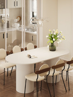 Table et chaises de salle à manger créatives de style nordique moderne 2026, combinaison en bois massif pour petite salle à manger d'hôtel
