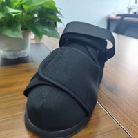 Botte de marche orthopédique post-chirurgicale avec sangles réglables et espace large pour pieds enflés, diabétiques ou sensibles