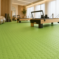 Dalles de sol en PVC texturées brillantes 50*50cm, à emboîtement, finition brillante, antidérapantes, revêtement de sol en plastique industriel pour entrepôt, garage