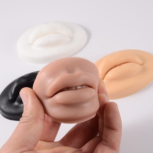 Vente en gros de bijoux de corps de pratique de piercing à lèvres en modèle de bouche en silicone souple flexible avec <span class=keywords><strong>diamant</strong></span> pour outil d'enseignement de crevaison de <span class=keywords><strong>tatouage</strong></span> - Product Image 4