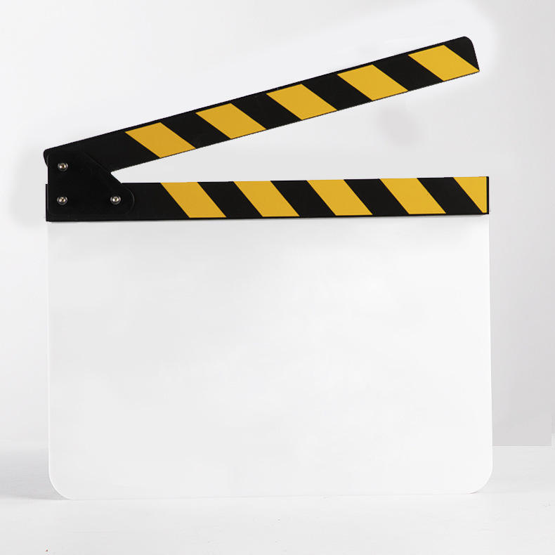 Tableau blanc de rayures jaunes -- 04