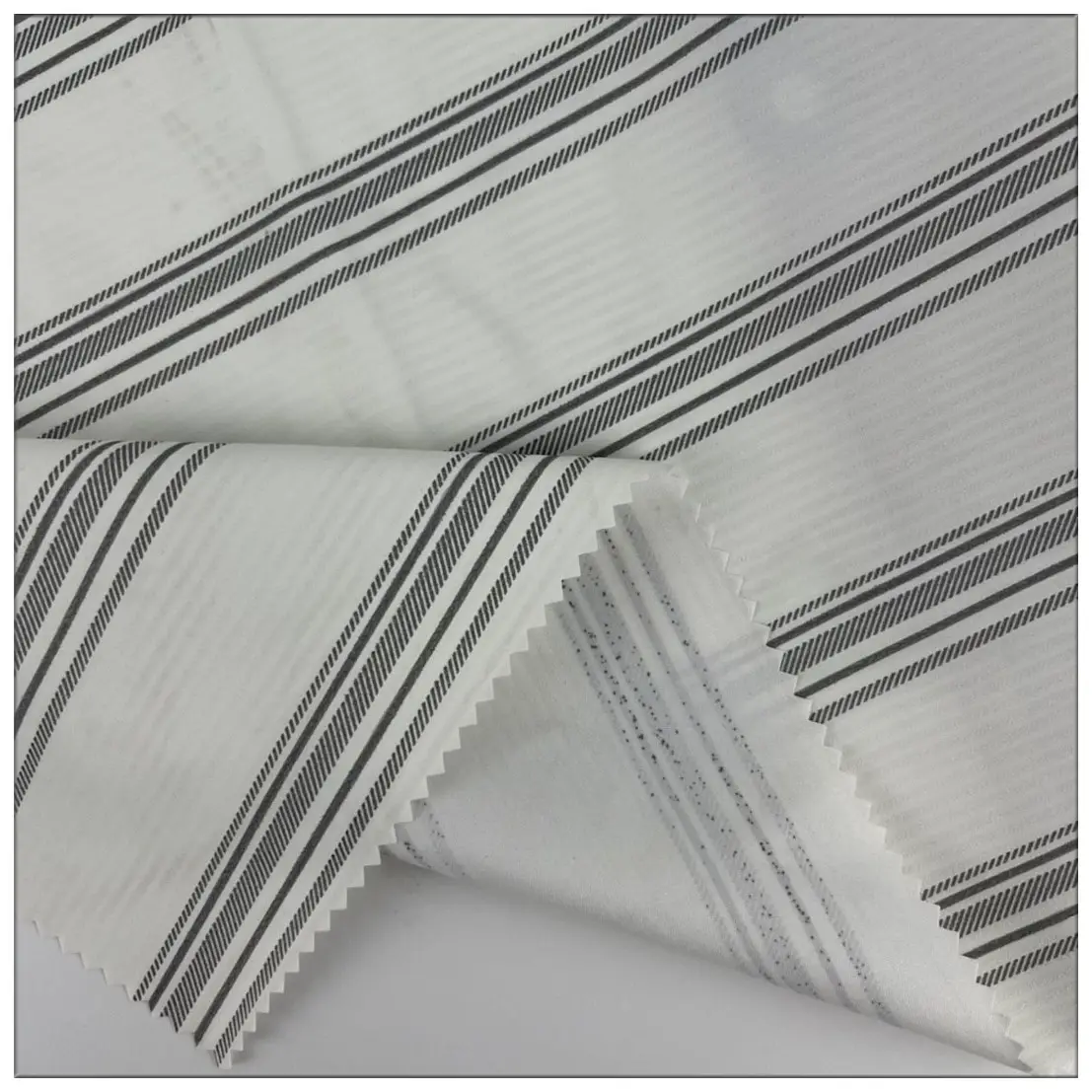 Printing Plaid Woven Stipe Latest Design Short Sleeveless Down Vest For Ladies Fabric Winter Cloth Customizable
