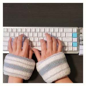 Muñequeras Deportivas Unisex de Algodón Suave Personalizadas para Cualquier Deporte, Personalizables - Product Image 1