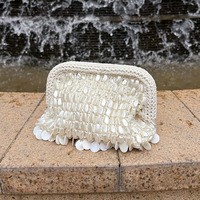 Sac à main en coquillages tissés à la main de style français, élégant sac nuage de plage pour les vacances, pochette de soirée perlée en crochet avec pierres de perles