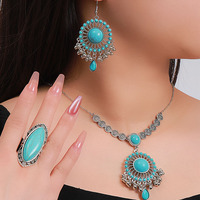 Lots en gros d'articles de mode : Boucles d'oreilles minimalistes vintage bohème en alliage plaqué argent avec pierre turquoise pour mariage et fête