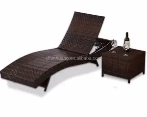 กันน้ำกลางแจ้งสระว่ายน้ำ Sun Lounger ชายหาดหวายเก้าอี้ขายร้อน