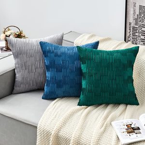 <span class=keywords><strong>Housse</strong></span> <span class=keywords><strong>de</strong></span> coussin décorative en velours uni texturé, design plissé ondulé, pour un intérieur moderne et luxueux - Product Image 2