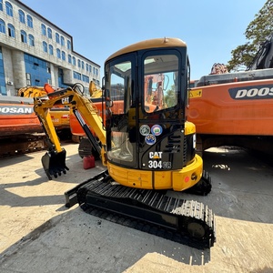 รถขุดไฮดรอลิกขนาดเล็ก CAT304CR ยี่ห้อแคทเทอร์พิลลาร์ ผลิตในญี่ปุ่น ราคาประหยัด ขนาด 4 ตัน ความจุบุ้งกี๋ 0.12 ลูกบาศก์เมตร กำลัง 15 กิโลวัตต์ น้ำหนัก 4100 กิโลกรัม - Product Image 1