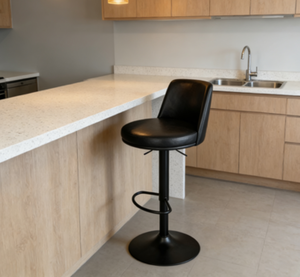 <span class=keywords><strong>Sillas</strong></span> de Bar TUQ CHAIR al por Mayor, Diseño con Base de Disco Negra Mate y Reposapiés, para Cocina, para Minoristas - Product Image 1