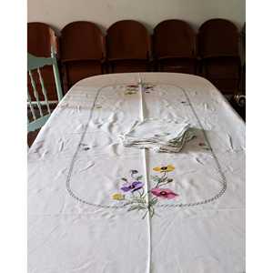 Linen <b>Tablecloth</b> <b>Embroidered</b> with Buttercups with 12 Napkins - Product Image 6
