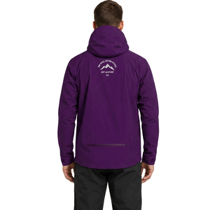 Chaqueta impermeable morada para hombre, con capucha, cierre de cremallera y bolsillos, para actividades al aire libre, senderismo, camping y caza. - Product Image 2