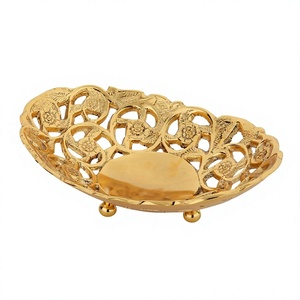 Bol décoratif en métal doré, sculpté de fleurs, ajouré, sur pied, pour la maison, la table, les mariages, la vaisselle et les accessoires - Product Image 1
