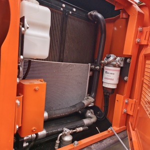 Excavatrice d'occasion Doosan Dx150 en bon état de fonctionnement, prix bas, 15 tonnes, boîte de vitesses hydraulique, modèle 2018, pompe hydraulique, moteur - Product Image 4