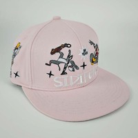Casquette Snapback Y2K Street Skateboard rose clair avec broderie de dinosaure de dessin animé sur toute la surface, casquette ajustable à visière plate pour adolescents