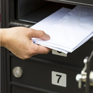 <span class=keywords><strong>Cassetta</strong></span> <span class=keywords><strong>Postale</strong></span> a 12 Scomparti con 1 Armadietto per Pacchi, Moderna in Metallo Verniciato a Polvere, Montaggio a Parete, Accesso USPS - Product Image 3