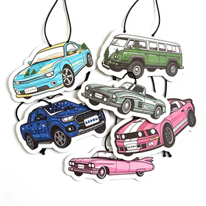Ambientador de Papel con Forma de Coche de Dibujos Animados, Clip Perfumado Colgante, Aroma Duradero, Evaporación Natural, Decoración Interior para Coche - Product Image 1