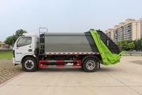Camion à ordures compacteur moyen 8 m³ Euro 6 Quanchai 156 CV Boîte de vitesses Wanliyang 6 rapports CAN Bus Télécommande