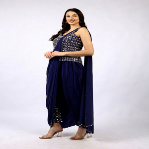 Ensemble traditionnel royal pour femme : crop top et pantalon palazzo avec drapé pallu et travail de miroir sur tout le corps et bas de tenue. - Product Image 1