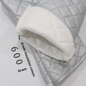 ถุงมือกันความร้อนสำหรับไมโครเวฟ ทำจากผ้าฝ้ายหนา คุณภาพดี ยืดหยุ่น ทนทาน เหมาะสำหรับการอบขนมและ<span class=keywords><strong>ใช้</strong></span>งานไมโครเวฟในชีวิตประจำวัน - Product Image 4