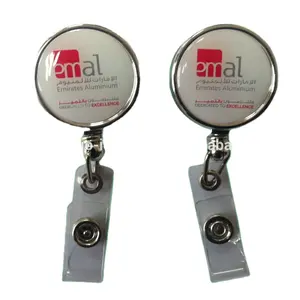 Portachiavi retrattile in lega di zinco con porta badge per carta d'identità con logo epossidico personalizzato