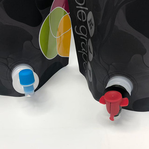 Impression personnalisée, pochette souple de sécurité noire brillante 4L avec valve et poignée en PE pour fruits, liquides et boissons - Product Image 2