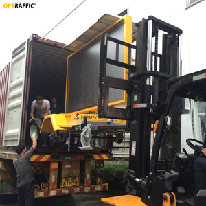 EN12966 Remorque à message variable de gestion du trafic VMS à énergie solaire 5 couleurs - Product Image 6