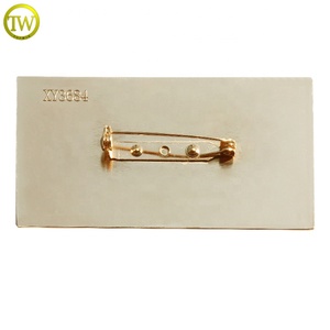 Quảng Châu nhà máy Made Pin nhãn nút biểu tượng tùy chỉnh vàng kim loại Clip an toàn Huy hiệu trên tie clip cho áo - Product Image 3