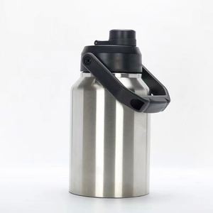 Bouteille d'eau isotherme en acier inoxydable de 128 oz (un gallon) avec couvercle à paille, double paroi sous vide - Product Image 1