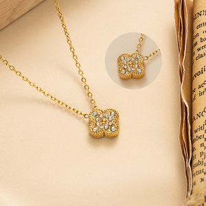 Collier élégant pour <span class=keywords><strong>femme</strong></span> avec nœud et trèfle à quatre feuilles porte-bonheur, ras-de-cou tendance en acier titane avec breloque - Product Image 3