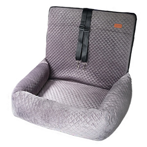 Cama para Mascotas de Algodón y Terciopelo Cómoda a Precio de Fábrica, Cinturón de Seguridad para Perros Extraíble y Lavable con Estampado Animal para Gatos - Product Image 1