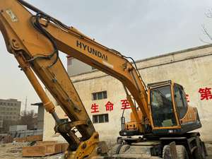 Pelle multifonction sur chenilles originale de la Corée Hyundai 210 d'occasion à haut rendement Hyundai en bon état en vente - Product Image 5