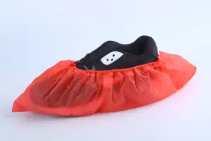 Couvre-chaussures rouge commission jetable pe cpe pp couvre-chaussures fabriqué en Chine avec prix d'usine oem