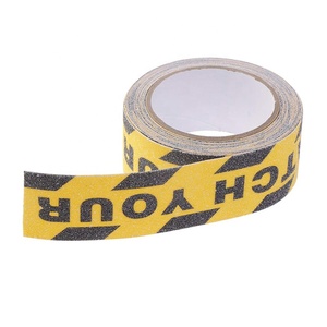 Impresión personalizada "Mira tu paso" y "precaución" Cinta acrílica antideslizante de advertencia con cubierta antideslizante <span class=keywords><strong>para</strong></span> marcadores de seguridad - Product Image 5