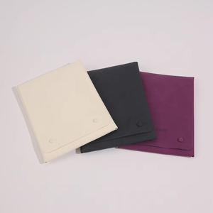 Bolsa de Joyería Cuadrada de Microfibra con Logotipo Personalizado y Cierre de Botón, Bolsa de Almacenamiento de Lujo Portátil para Collares y Pendientes - Product Image 3