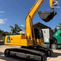 Excavatrice sur chenilles Komatsu 220 d'occasion, 22 tonnes, moteur PLC, système hydraulique complet, capacité de la benne de 1 m³, faible nombre d'heures, bon état