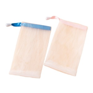 Cepillo de Baño con Red para Jabón Facial Flexible, Diseño de Cinta Multicolor Minimalista con Logotipo Personalizado, Empaque de Malla Blanca para Jabón - Product Image 5