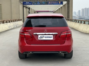 <span class=keywords><strong>Mercedes</strong></span>-Benz <span class=keywords><strong>B200</strong></span> d'occasion 2016, 5 places, traction avant, conduite à gauche, moteur atmosphérique 1.6L, transmission automatique 7DCT, Euro VI, caméra de recul, intérieur cuir foncé, jantes R17 - Product Image 4