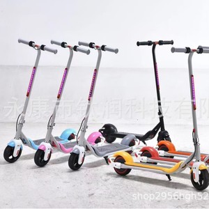 Patinete Eléctrico para Niños de 6.5 Pulgadas con Batería, Altura Ajustable, Plegable, con Luces, para Niños de 6 a 8 Años - Product Image 1