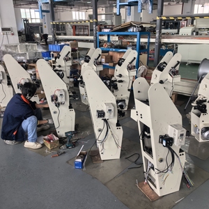 La <span class=keywords><strong>machine</strong></span> à <span class=keywords><strong>coudre</strong></span> semi-automatique de bord de bande de matelas répond aux exigences de la production moderne de matelas - Product Image 6
