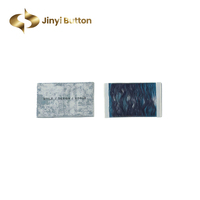 Étiquette de marque textile tissée personnalisée Jinyi pour vêtements, étiquette en tissu satiné pour ourlet, col, vêtements, sacs, t-shirts