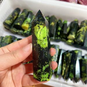 Vente en gros de tours de cristal en <span class=keywords><strong>opale</strong></span> verte naturelle pour la décoration - Product Image 1