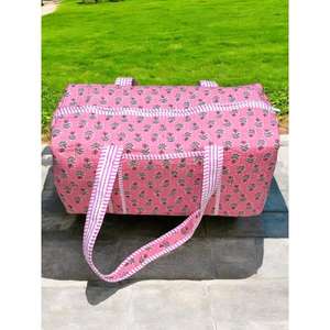 Bolsa de lona acolchada de algodón con estampado artesanal, hecha a mano, ligera, duradera, con interior espacioso, diseño elegante, perfecta para viajar. - Product Image 2