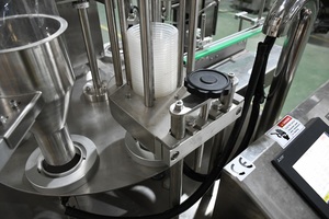 Tự động quay cup Máy chiết rót cho kẹo hạt sản phẩm phim niêm phong đóng nắp định lượng định lượng - Product Image 5