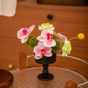 Arreglo de orquídeas artificiales de seda, adorno de escritorio para sala de estar y mesa de comedor, florero decorativo con tulipán y color púrpura - Product Image 3