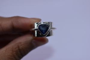 Anillo de Plata de Ley 925 con Forma de Corazón, Gema de Iolita Natural Facetada, Hecho a Mano, para Bodas y Fiestas, Moderno - Product Image 5