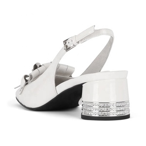 Printemps nouveau <span class=keywords><strong>blanc</strong></span> à franges en cuir à bout carré strass talon carré confortable fronde sandales - Product Image 4