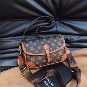 High-quality Geometric Pattern PU <b>Material</b> square Bag. the Interior Is Lined with a Zipper. It Is Suitable for Daily Use.186 - Product Image 6
