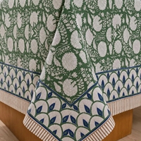 Linge de table en pur coton imprimé avec bordure botanique colorée et ourlet rayé pour salle à manger et décoration intérieure