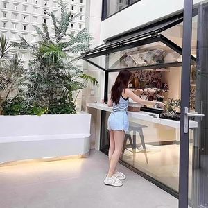 Ventana de Servicio Deslizante Plegable Vertical Insonorizada de Aluminio Moderno Fuxing, Personalizable, para Restaurantes - Product Image 4